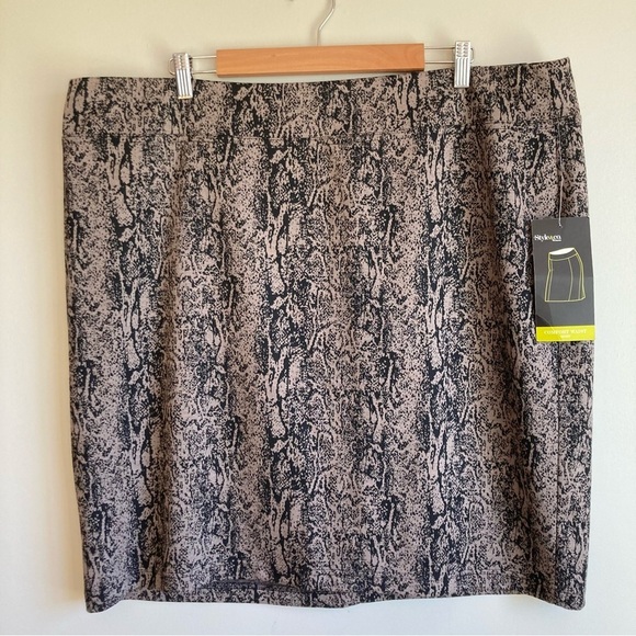 NWT Style & Co. Stretch Comfort Waist Mini Skirt Snakeskin Print 3X - Picture 1 of 9